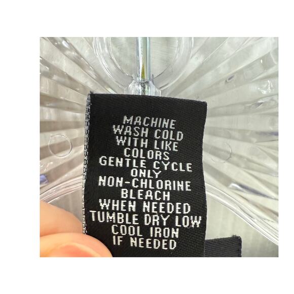 Any Wear By Catherines Women's Cut Out V-Neck Sleeveless Top Size OX 14/16W - Picture 7 of 8